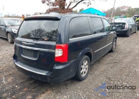 2011 Chrysler Town & Country Touring z USA, uszkodzony, nr VIN 2A4RR5DG7BR630795